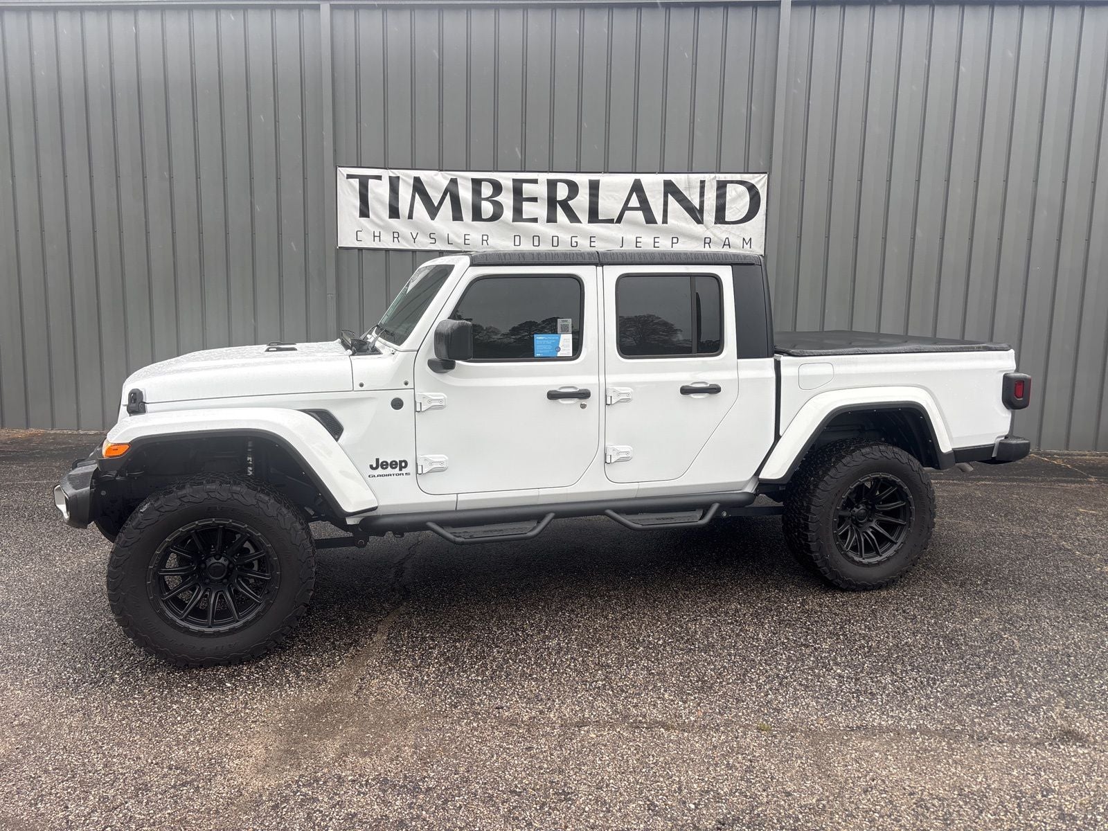 2024 Jeep Gladiator GLADIATOR SPORT S 4X4 in Bright White Clear-Coat Exterior Paint — front three-quarter view
